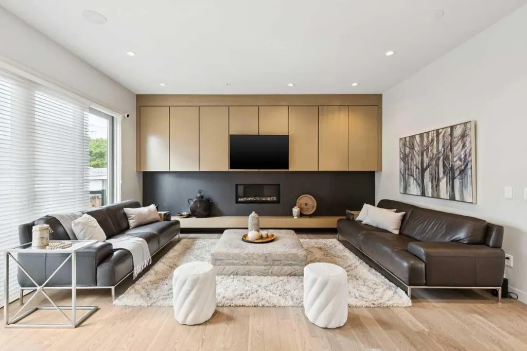 423 7a Street NE Calgary AB T2E 4E9