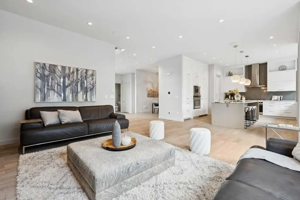 423 7a Street NE Calgary AB T2E 4E9