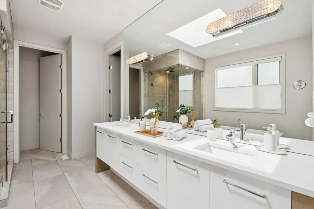 423 7a Street NE Calgary AB T2E 4E9