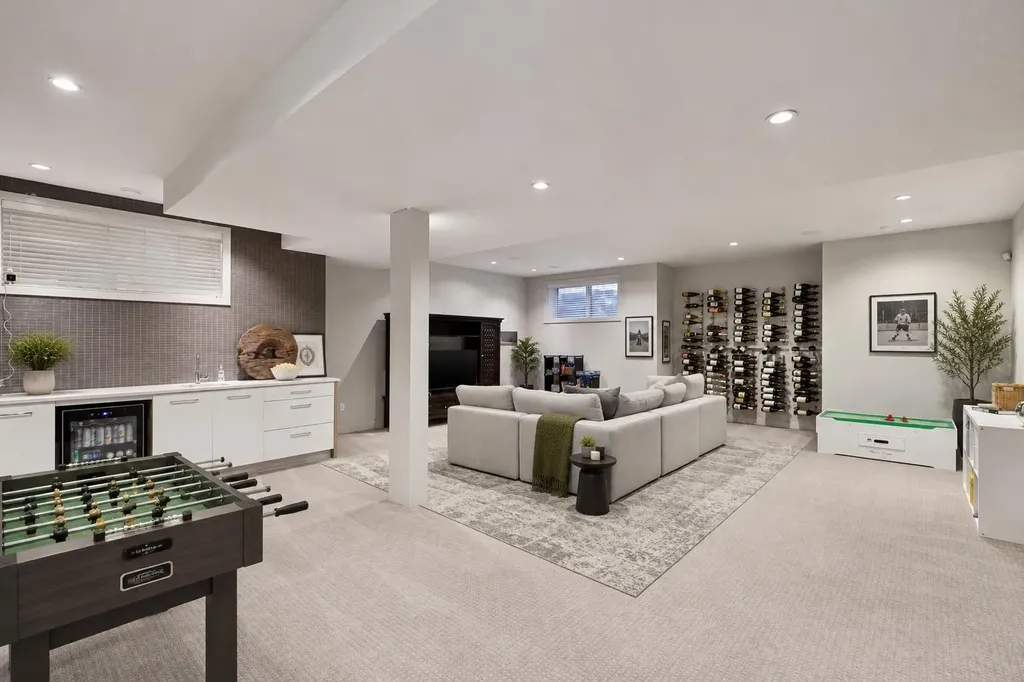 423 7a Street NE Calgary AB T2E 4E9