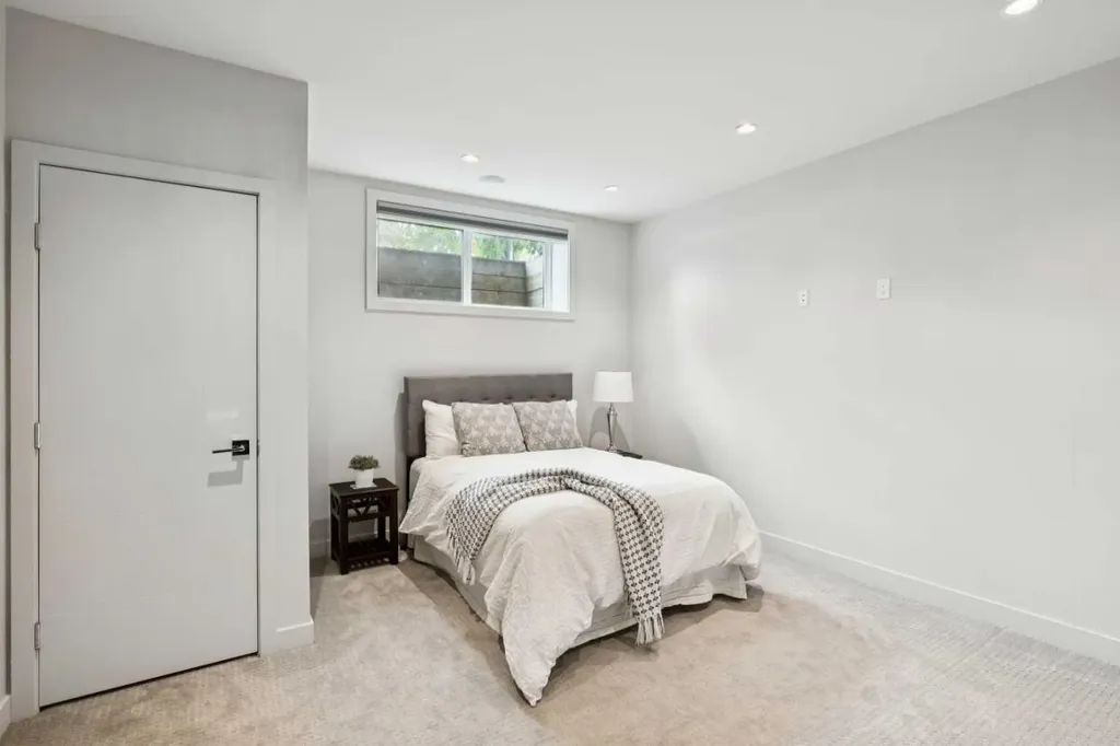 423 7a Street NE Calgary AB T2E 4E9