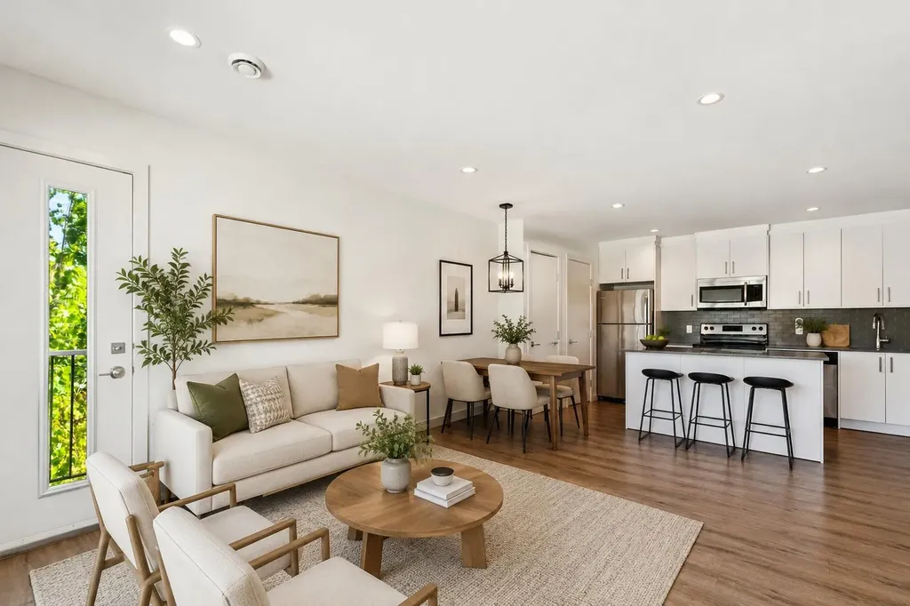 423 7a Street NE Calgary AB T2E 4E9