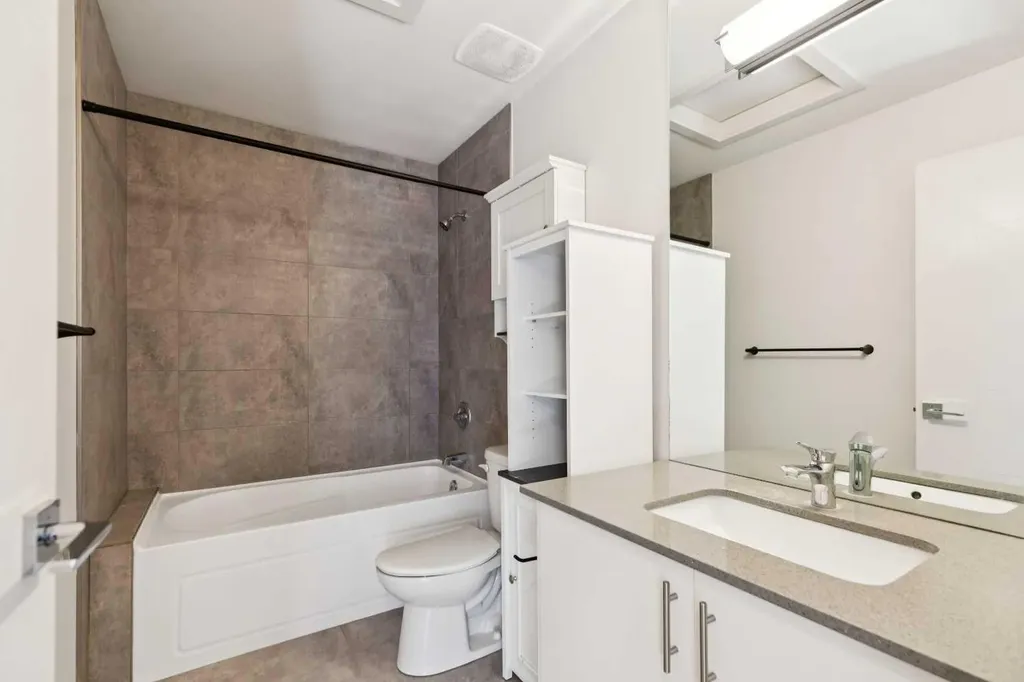 423 7a Street NE Calgary AB T2E 4E9