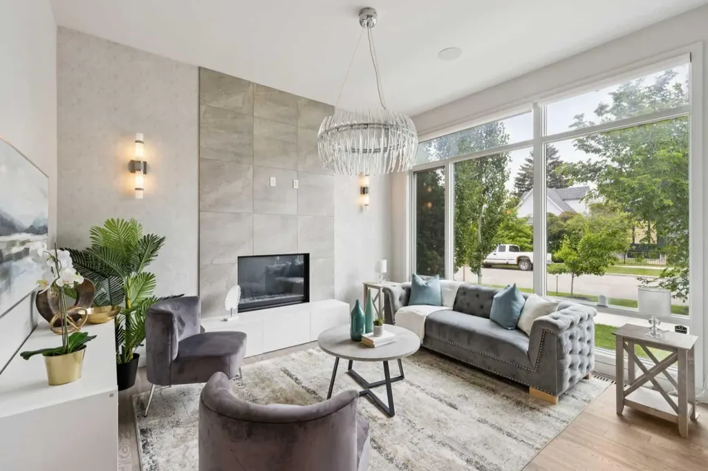 423 7a Street NE Calgary AB T2E 4E9