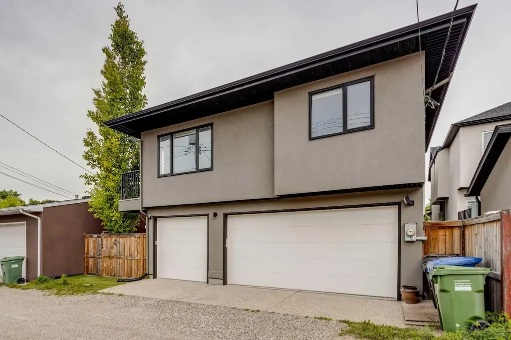 423 7a Street NE Calgary AB T2E 4E9