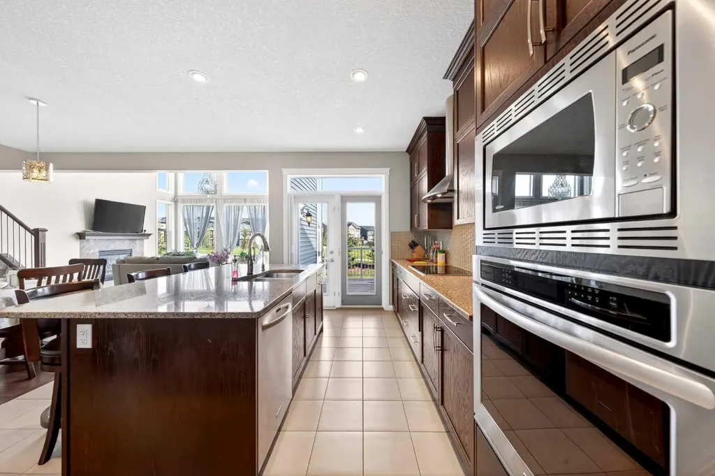 86 Nolanshire Crescent NW Calgary AB T3R 0P8