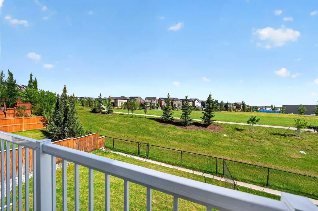 86 Nolanshire Crescent NW Calgary AB T3R 0P8