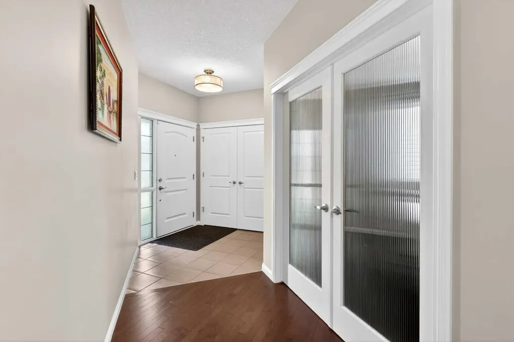 86 Nolanshire Crescent NW Calgary AB T3R 0P8