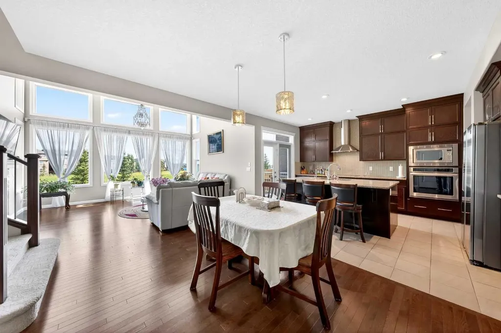 86 Nolanshire Crescent NW Calgary AB T3R 0P8
