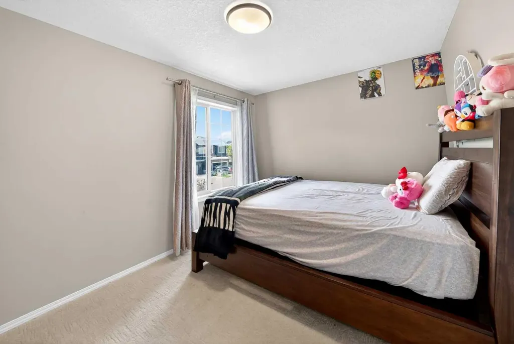 86 Nolanshire Crescent NW Calgary AB T3R 0P8