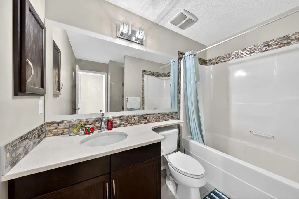 86 Nolanshire Crescent NW Calgary AB T3R 0P8