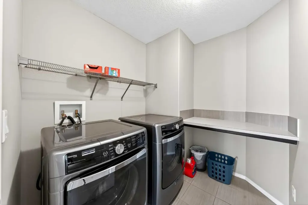 86 Nolanshire Crescent NW Calgary AB T3R 0P8