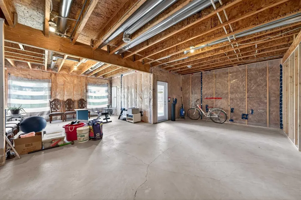 86 Nolanshire Crescent NW Calgary AB T3R 0P8