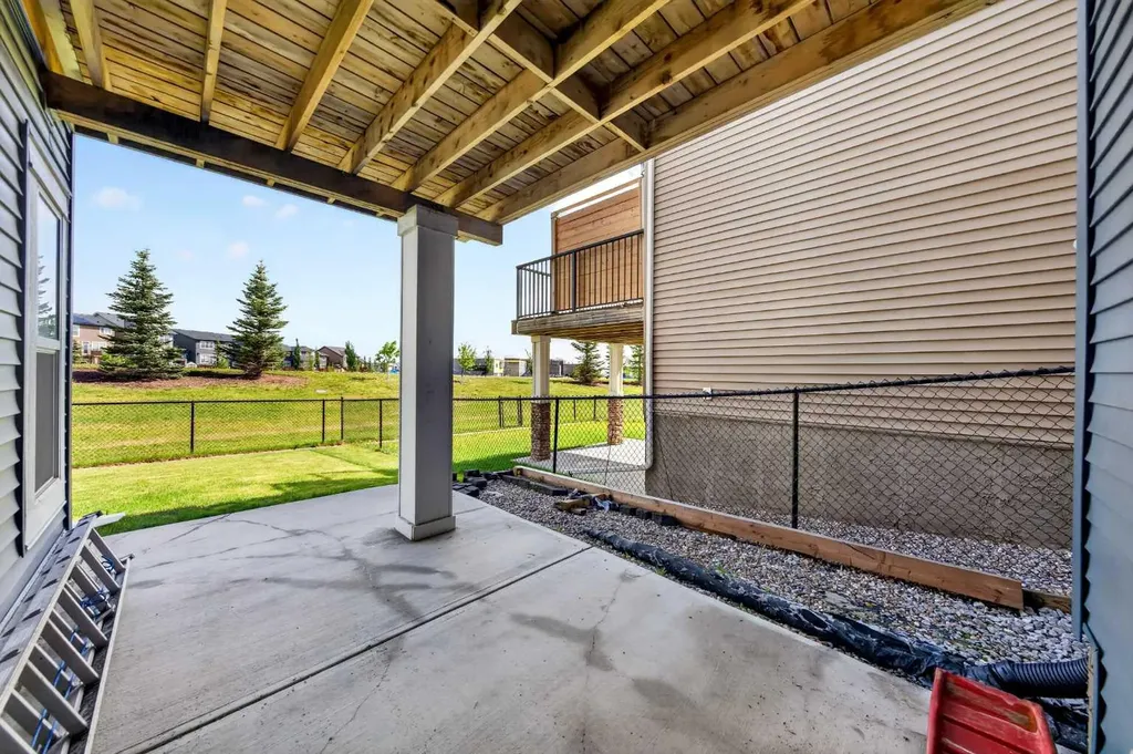 86 Nolanshire Crescent NW Calgary AB T3R 0P8