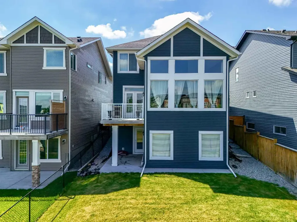 86 Nolanshire Crescent NW Calgary AB T3R 0P8