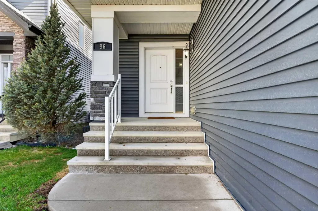86 Nolanshire Crescent NW Calgary AB T3R 0P8