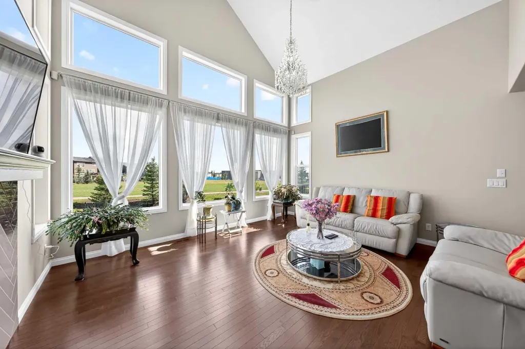 86 Nolanshire Crescent NW Calgary AB T3R 0P8