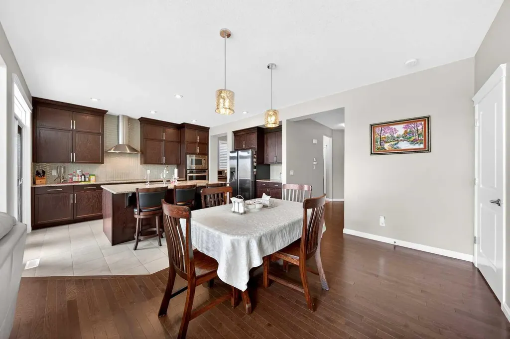 86 Nolanshire Crescent NW Calgary AB T3R 0P8