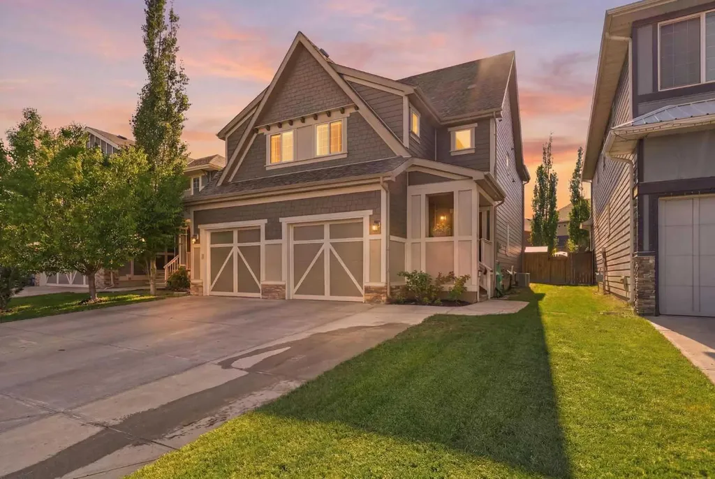 17 Mahogany Terrace SE Calgary AB T3M 0R5