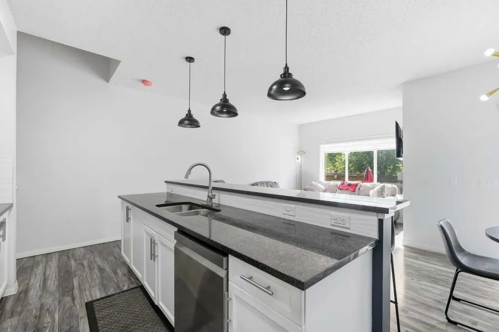 17 Mahogany Terrace SE Calgary AB T3M 0R5