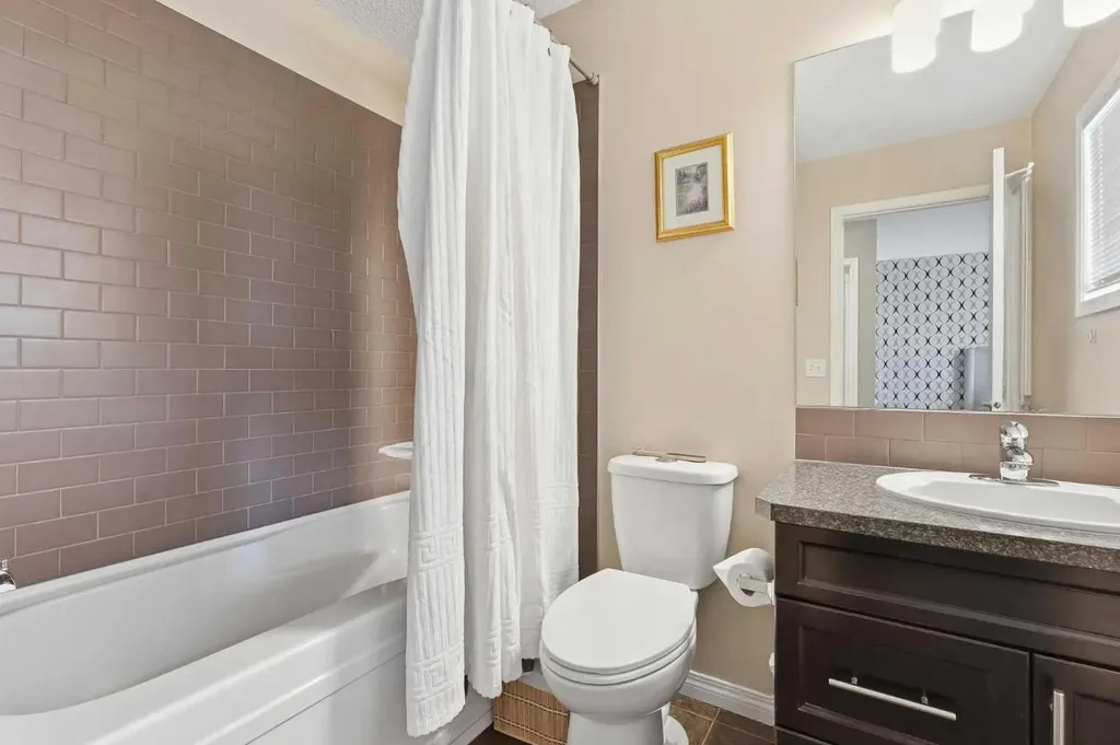 17 Mahogany Terrace SE Calgary AB T3M 0R5