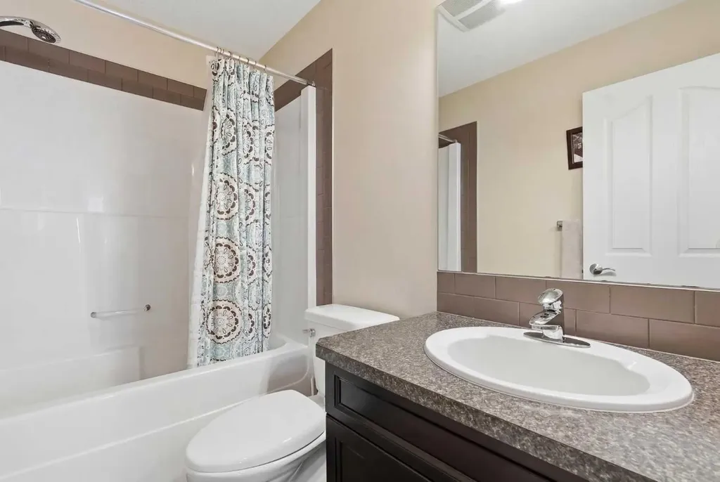 17 Mahogany Terrace SE Calgary AB T3M 0R5
