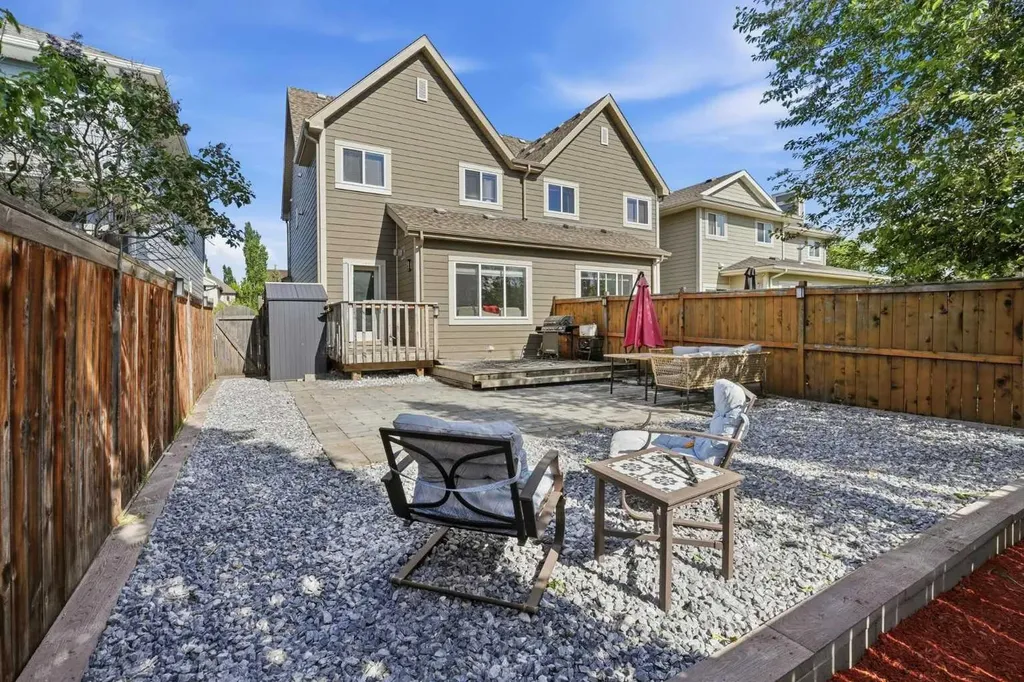 17 Mahogany Terrace SE Calgary AB T3M 0R5