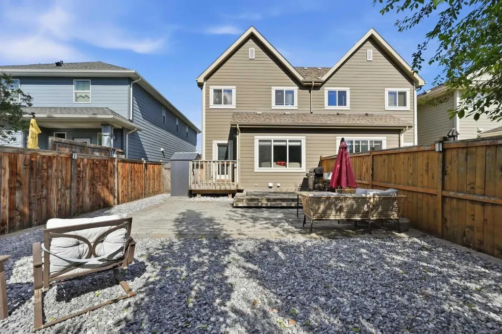 17 Mahogany Terrace SE Calgary AB T3M 0R5