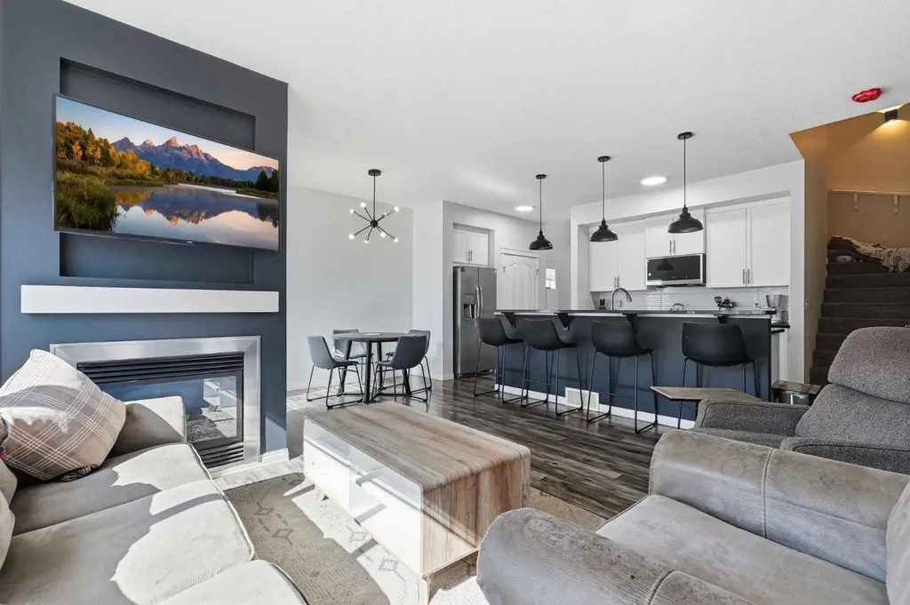17 Mahogany Terrace SE Calgary AB T3M 0R5