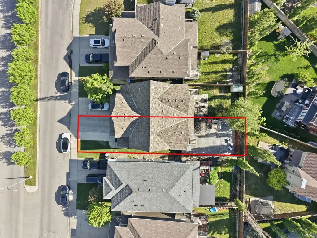 17 Mahogany Terrace SE Calgary AB T3M 0R5