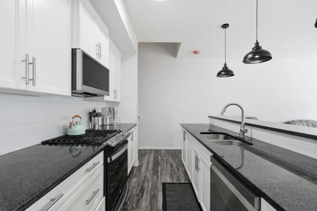 17 Mahogany Terrace SE Calgary AB T3M 0R5