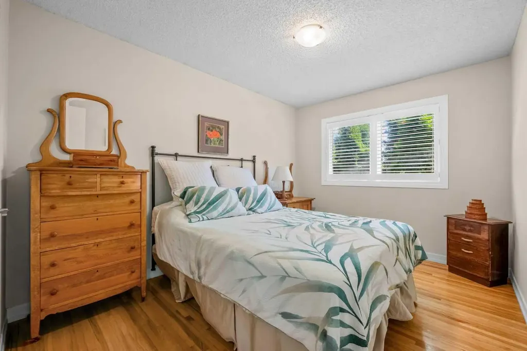 32 Lake Crimson Close SE Calgary AB T2J 3K7