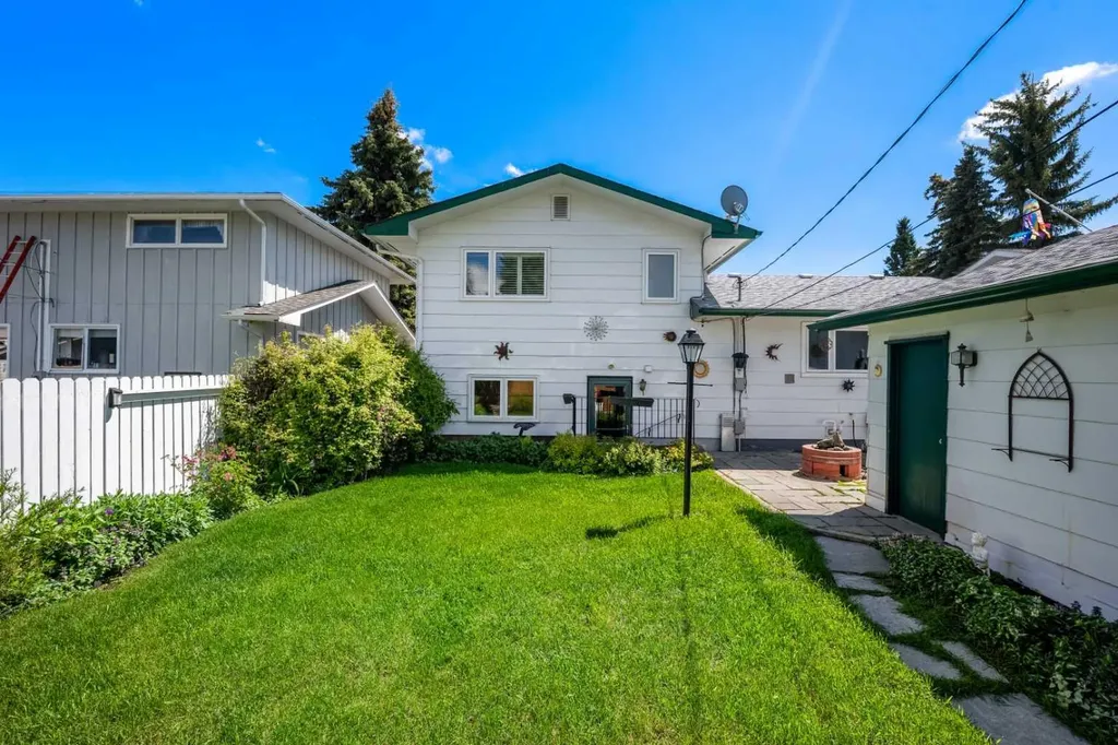 32 Lake Crimson Close SE Calgary AB T2J 3K7