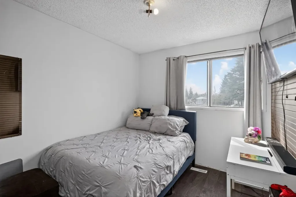 1 Templemont Road NE Calgary AB T1Y 5A2