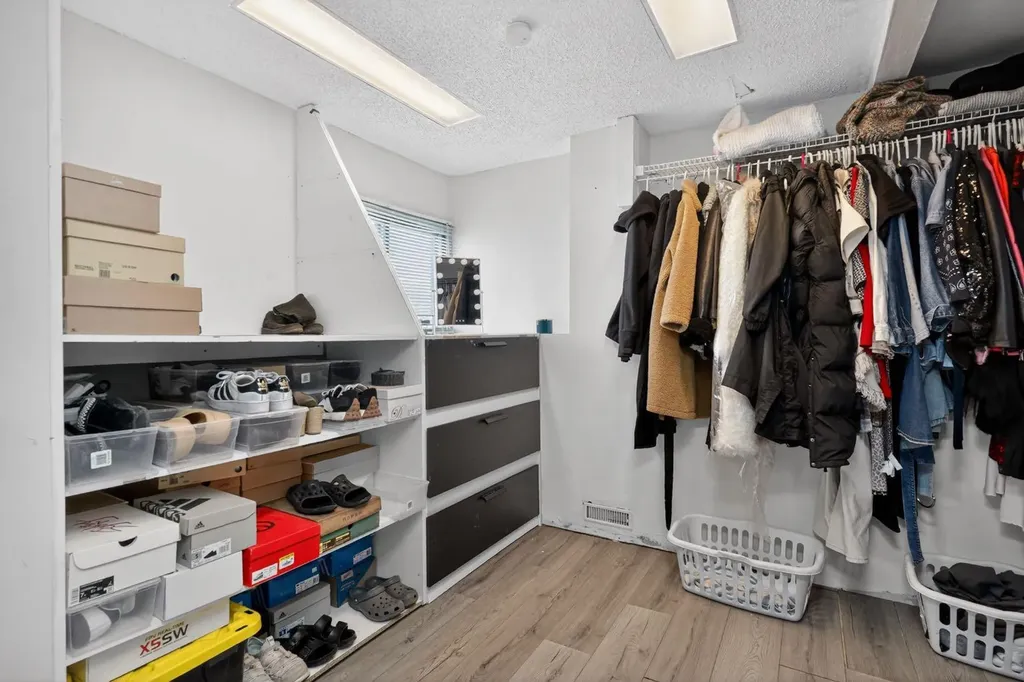 1 Templemont Road NE Calgary AB T1Y 5A2