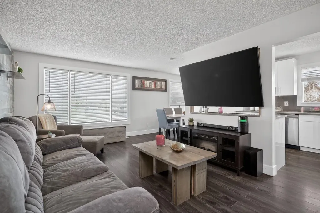 1 Templemont Road NE Calgary AB T1Y 5A2