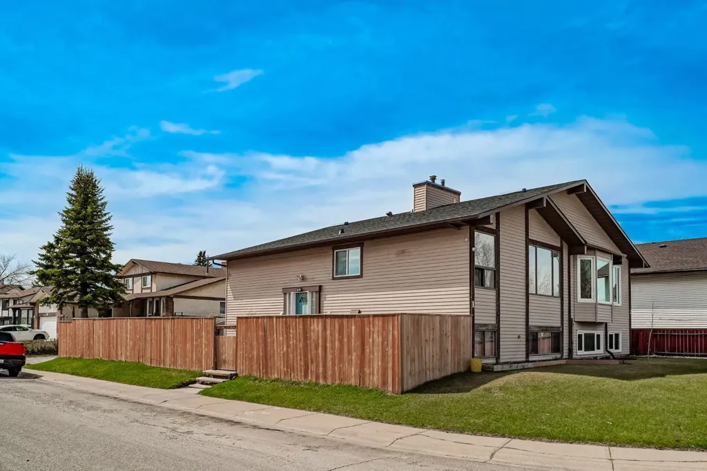 1 Templemont Road NE Calgary AB T1Y 5A2