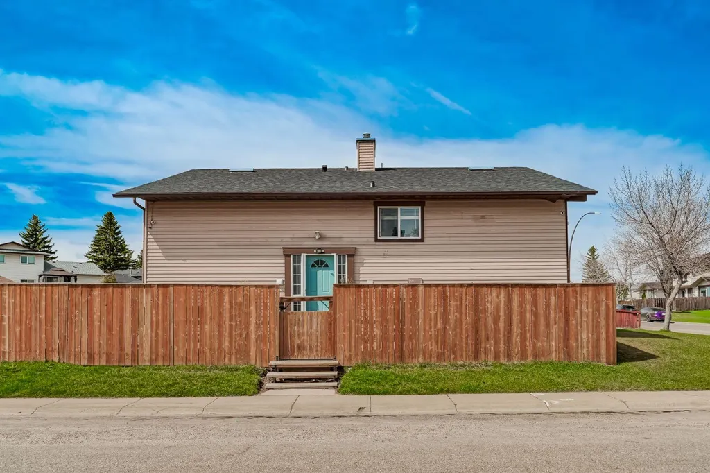 1 Templemont Road NE Calgary AB T1Y 5A2