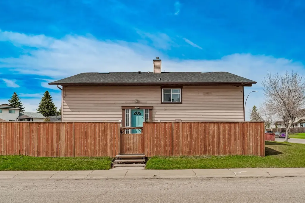 1 Templemont Road NE Calgary AB T1Y 5A2