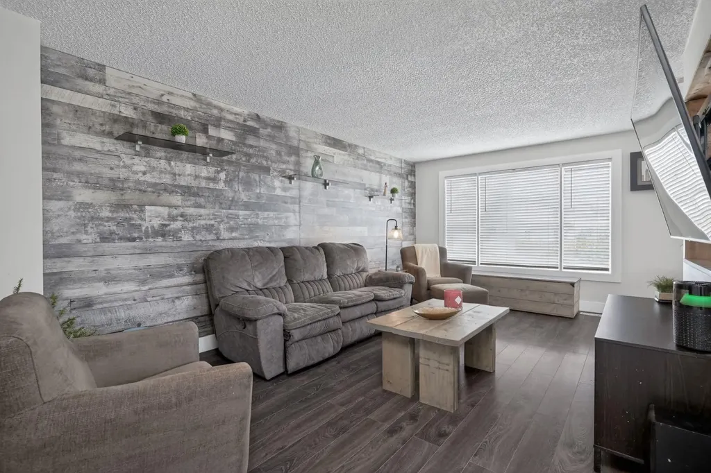 1 Templemont Road NE Calgary AB T1Y 5A2
