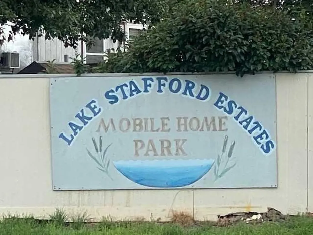 30 Lake Stafford Crescent E Brooks AB T1R 0P5