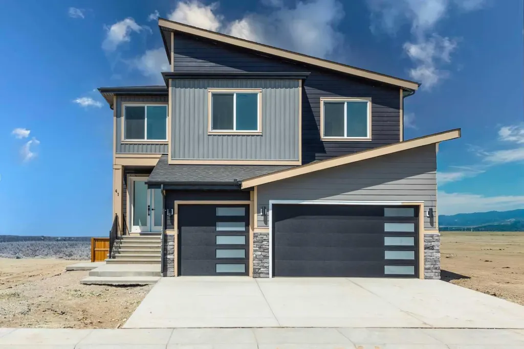 41 Waterford Place Chestermere AB T1X 3B3
