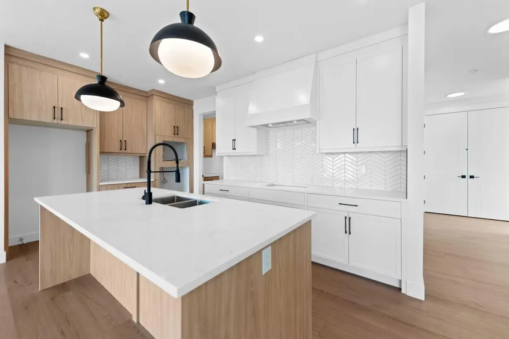 41 Waterford Place Chestermere AB T1X 3B3