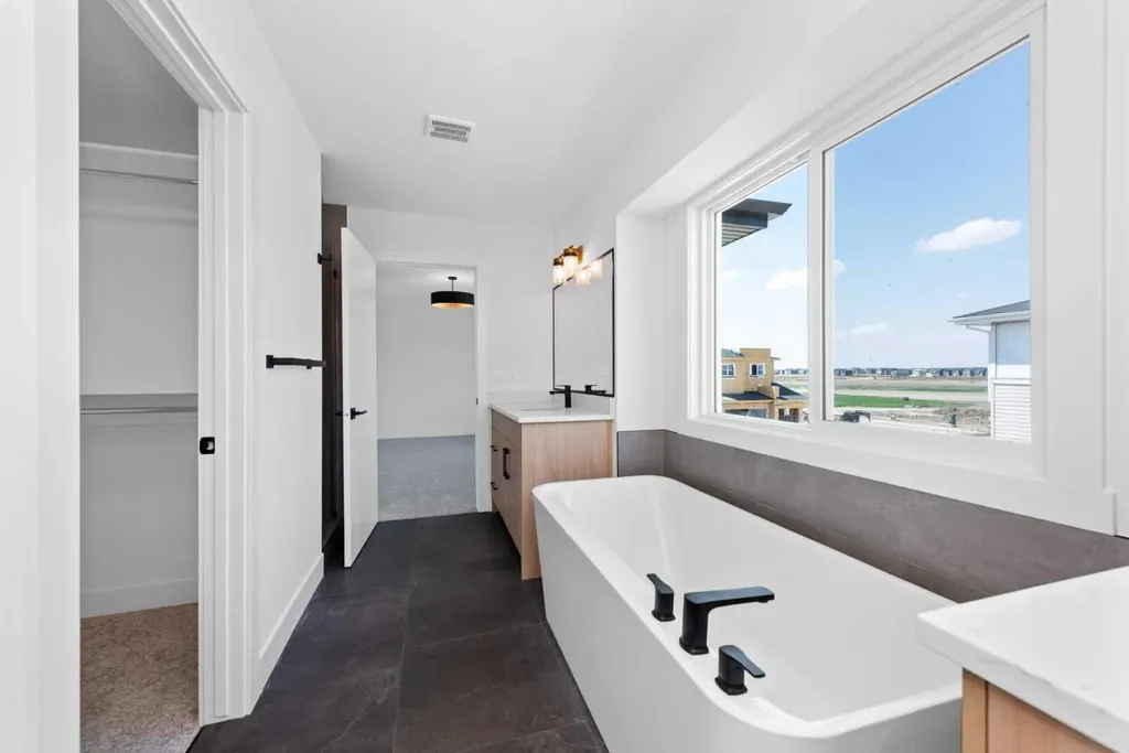 41 Waterford Place Chestermere AB T1X 3B3