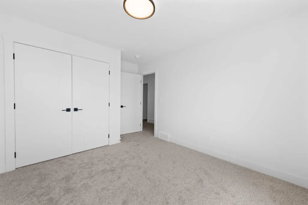 41 Waterford Place Chestermere AB T1X 3B3