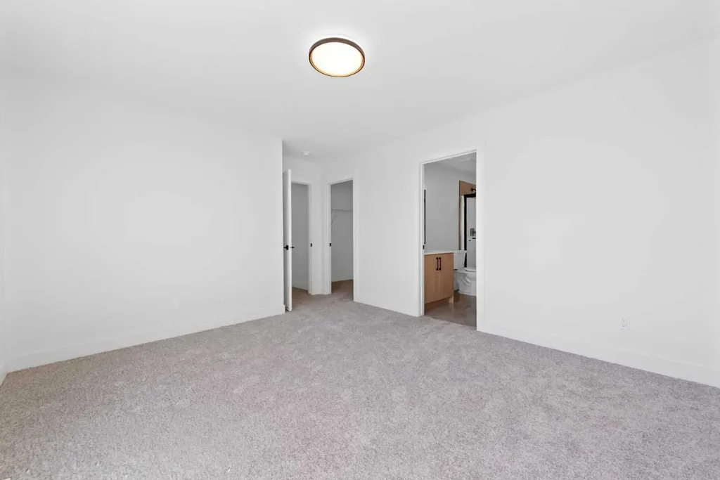 41 Waterford Place Chestermere AB T1X 3B3