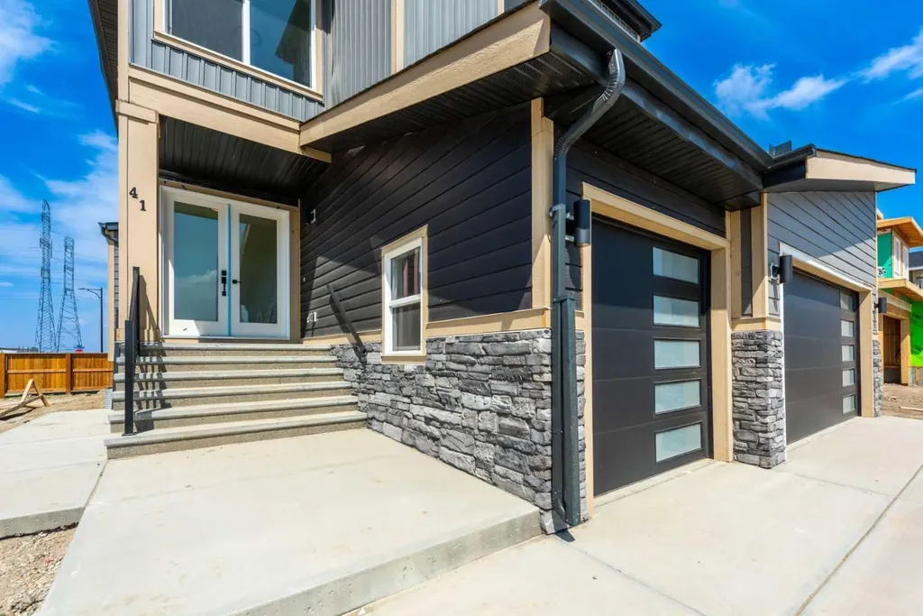 41 Waterford Place Chestermere AB T1X 3B3