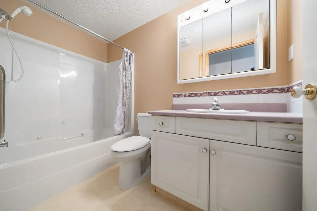 407 Macleod Trail SE Medicine Hat AB T1A 8P7