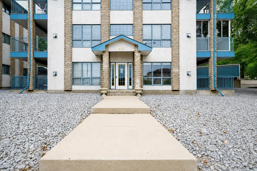 407 Macleod Trail SE Medicine Hat AB T1A 8P7