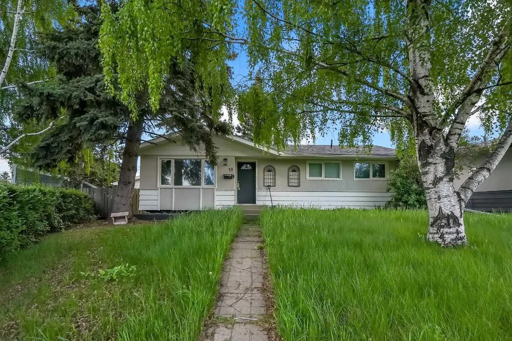 19 Haddock Road SW Calgary AB T2V 3J9